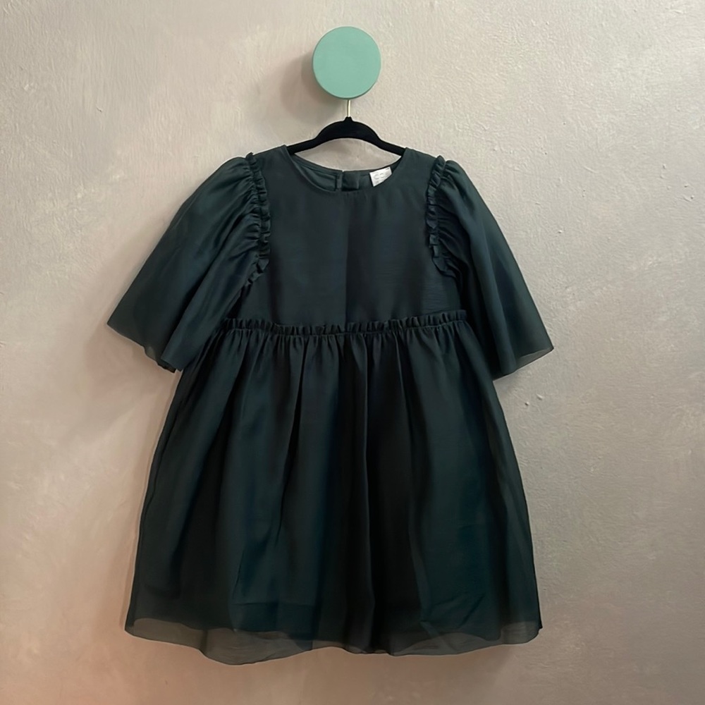 COS brand green ruffle sleeve holiday dress. Cotton lined. Size 2-4T (fits 4T).